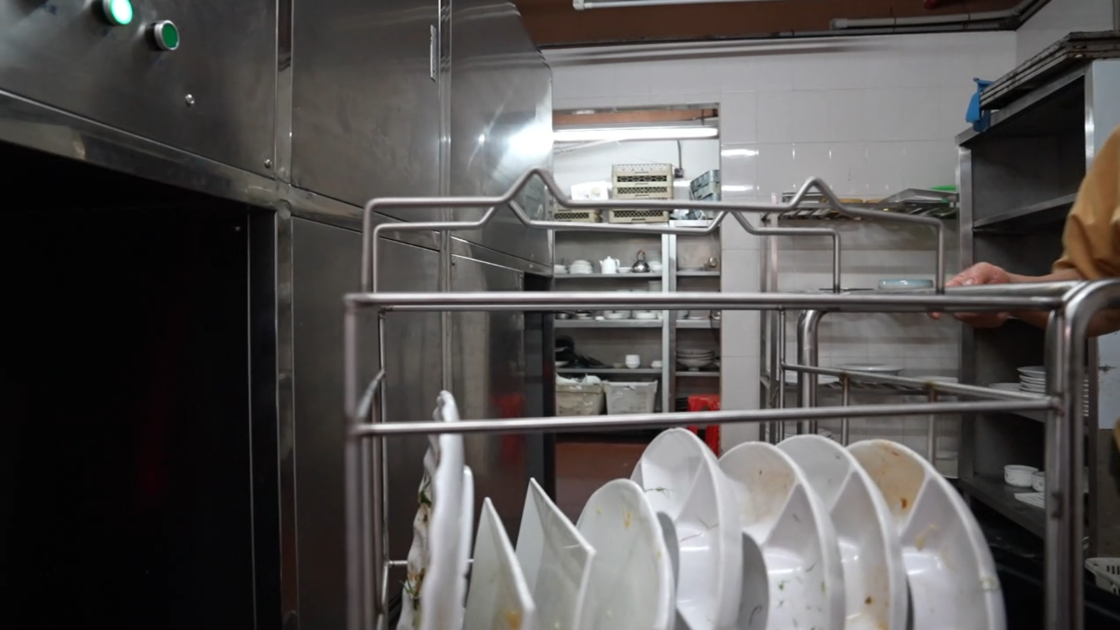 商用洗碗机全自动化是行业发展的大势所趋！